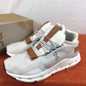 On Running Women's Shoes in White and Brown